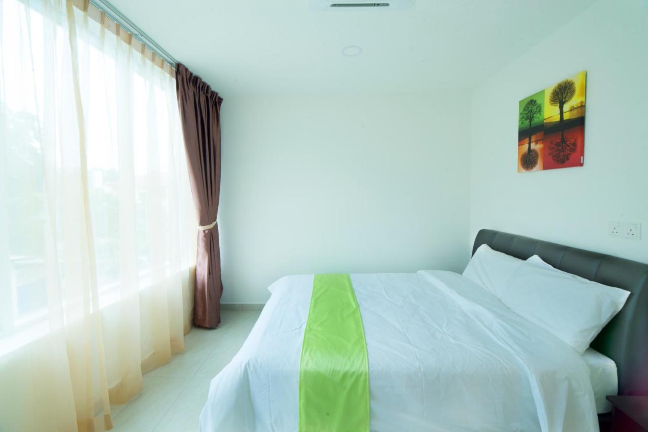 Hard Rock Vip Guest House Мерсинг Екстериор снимка